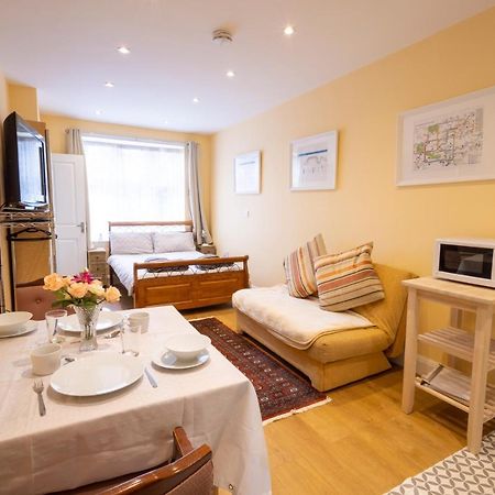 London Vegetarian Smoke & Pet Free En-Suite With Ev Parking Edgware Extérieur photo