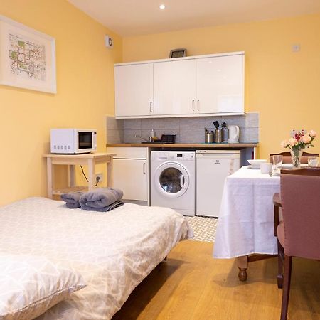 London Vegetarian Smoke & Pet Free En-Suite With Ev Parking Edgware Extérieur photo