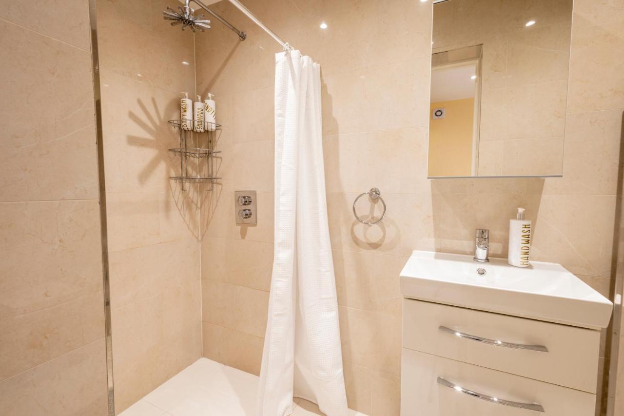 London Vegetarian Smoke & Pet Free En-Suite With Ev Parking Edgware Extérieur photo