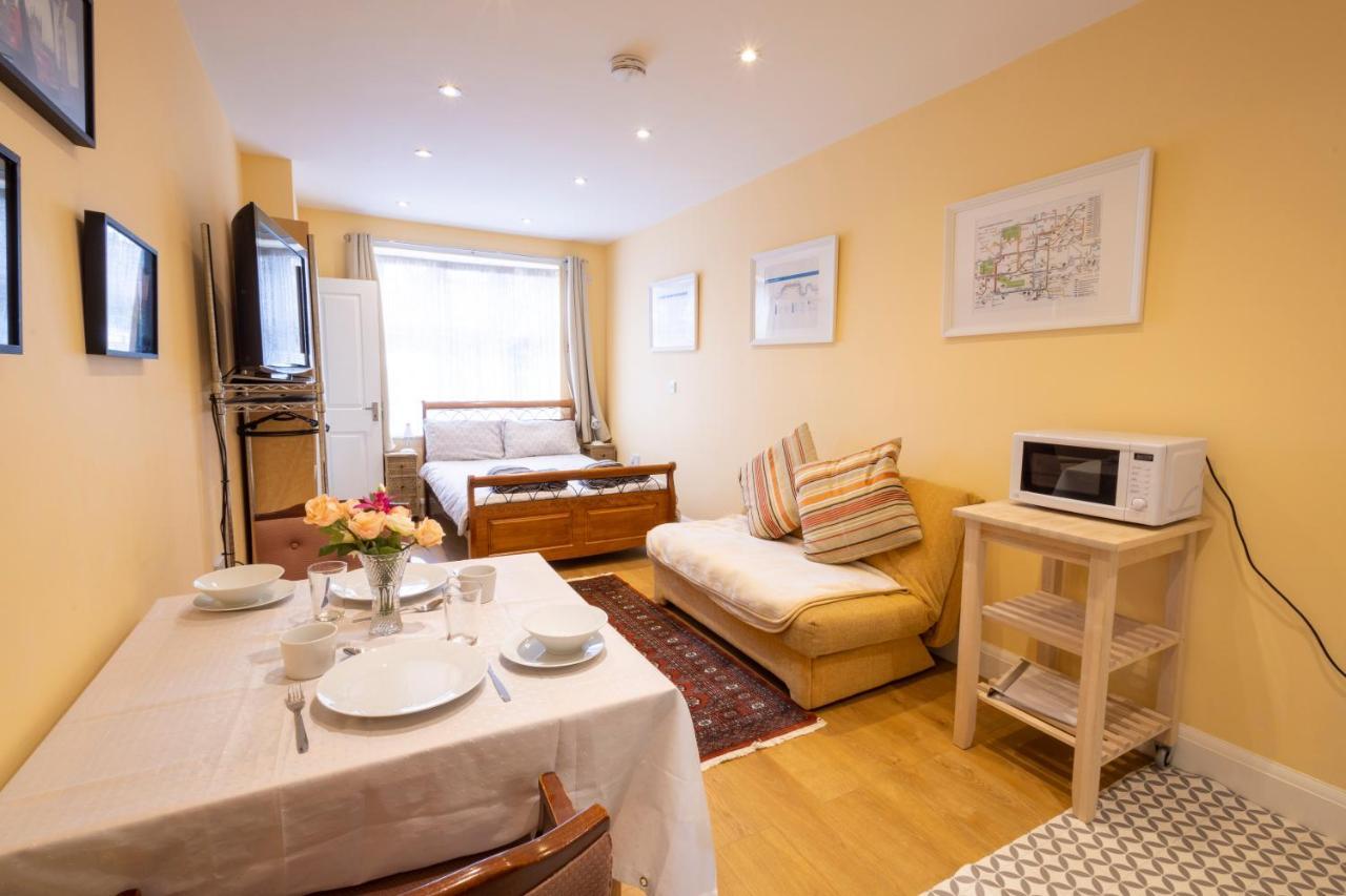 London Vegetarian Smoke & Pet Free En-Suite With Ev Parking Edgware Extérieur photo