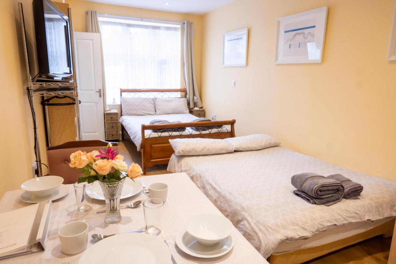 London Vegetarian Smoke & Pet Free En-Suite With Ev Parking Edgware Extérieur photo