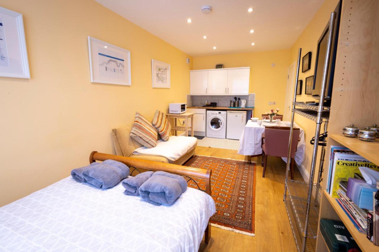 London Vegetarian Smoke & Pet Free En-Suite With Ev Parking Edgware Extérieur photo