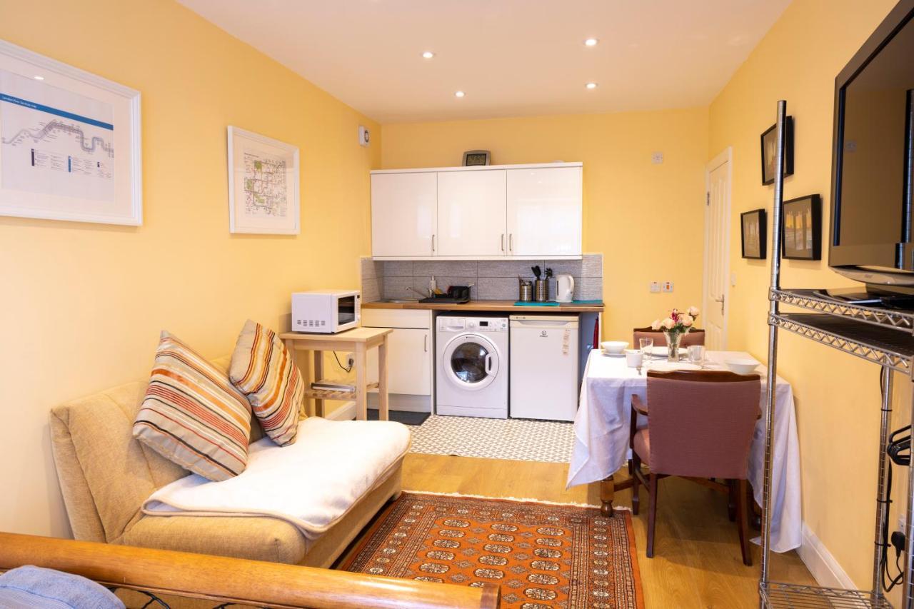 London Vegetarian Smoke & Pet Free En-Suite With Ev Parking Edgware Extérieur photo